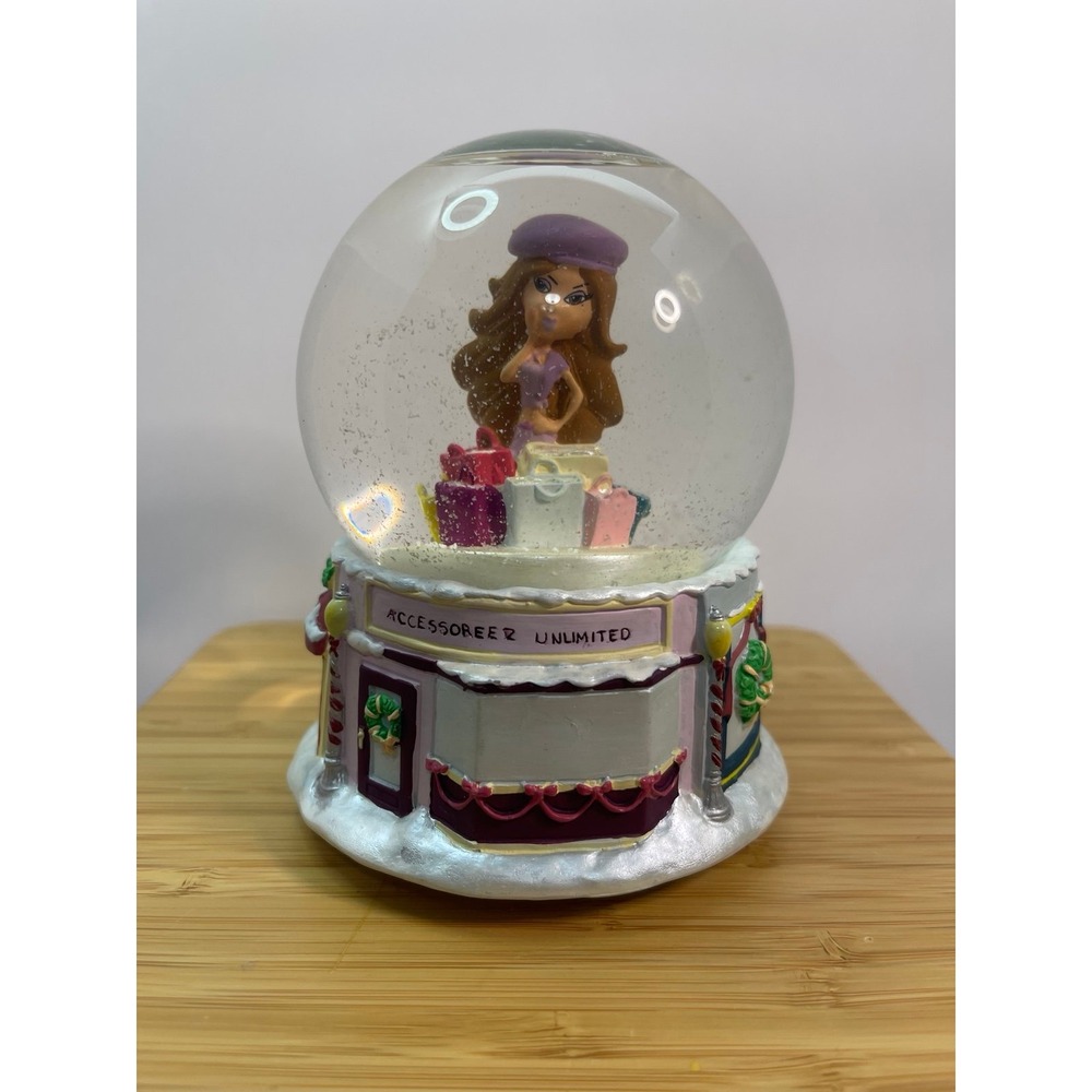 BRATZ Way Cool Musical Snow Globe Enesco MGA "Deck The Halls" - Picture 10 of 10